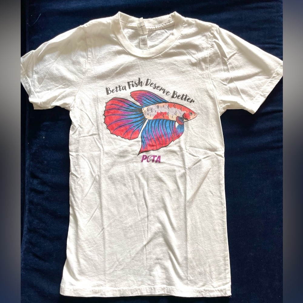 “Betta Fish Deserve Better” T-Shirt